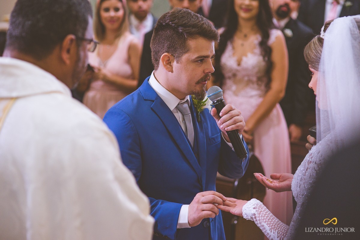 CASAMENTO, ALYNE E VINICIUS, PATOS DE MINAS, FOTOGRAFO DE CASAMENTO, OLD ROCK BARBER, CAPUCHINHOS, FUSCA, CARRO ANTIGO, LIZANDRO JUNIOR