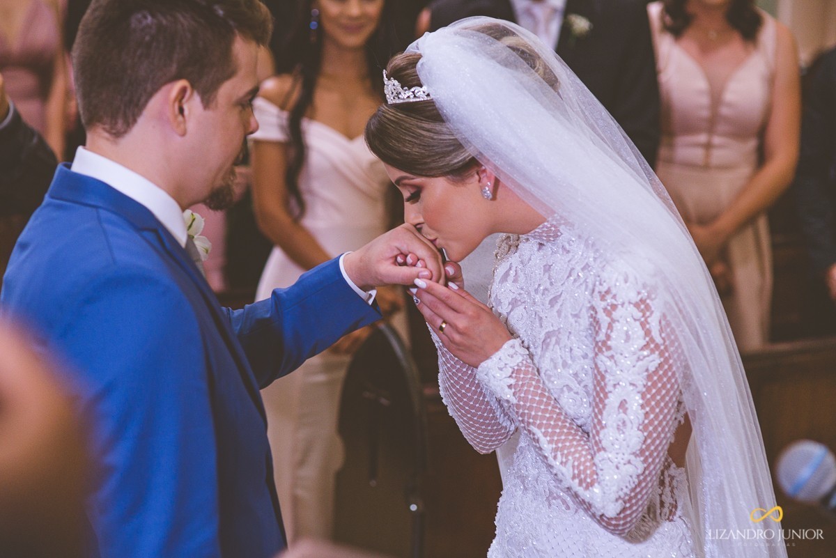 CASAMENTO, ALYNE E VINICIUS, PATOS DE MINAS, FOTOGRAFO DE CASAMENTO, OLD ROCK BARBER, CAPUCHINHOS, FUSCA, CARRO ANTIGO, LIZANDRO JUNIOR