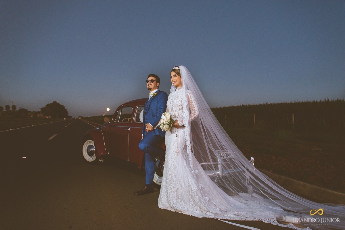 CASAMENTO, ALYNE E VINICIUS, PATOS DE MINAS, FOTOGRAFO DE CASAMENTO, OLD ROCK BARBER, CAPUCHINHOS, FUSCA, CARRO ANTIGO, LIZANDRO JUNIOR