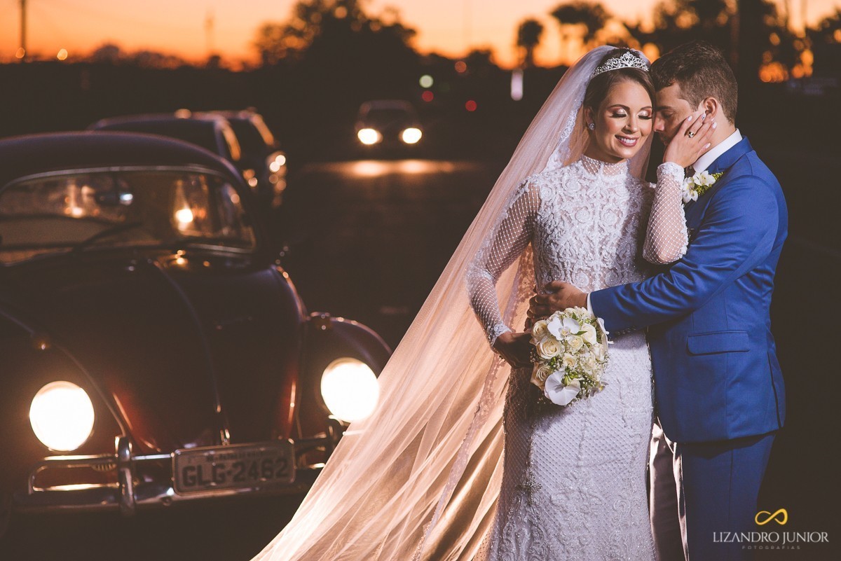 CASAMENTO, ALYNE E VINICIUS, PATOS DE MINAS, FOTOGRAFO DE CASAMENTO, OLD ROCK BARBER, CAPUCHINHOS, FUSCA, CARRO ANTIGO, LIZANDRO JUNIOR