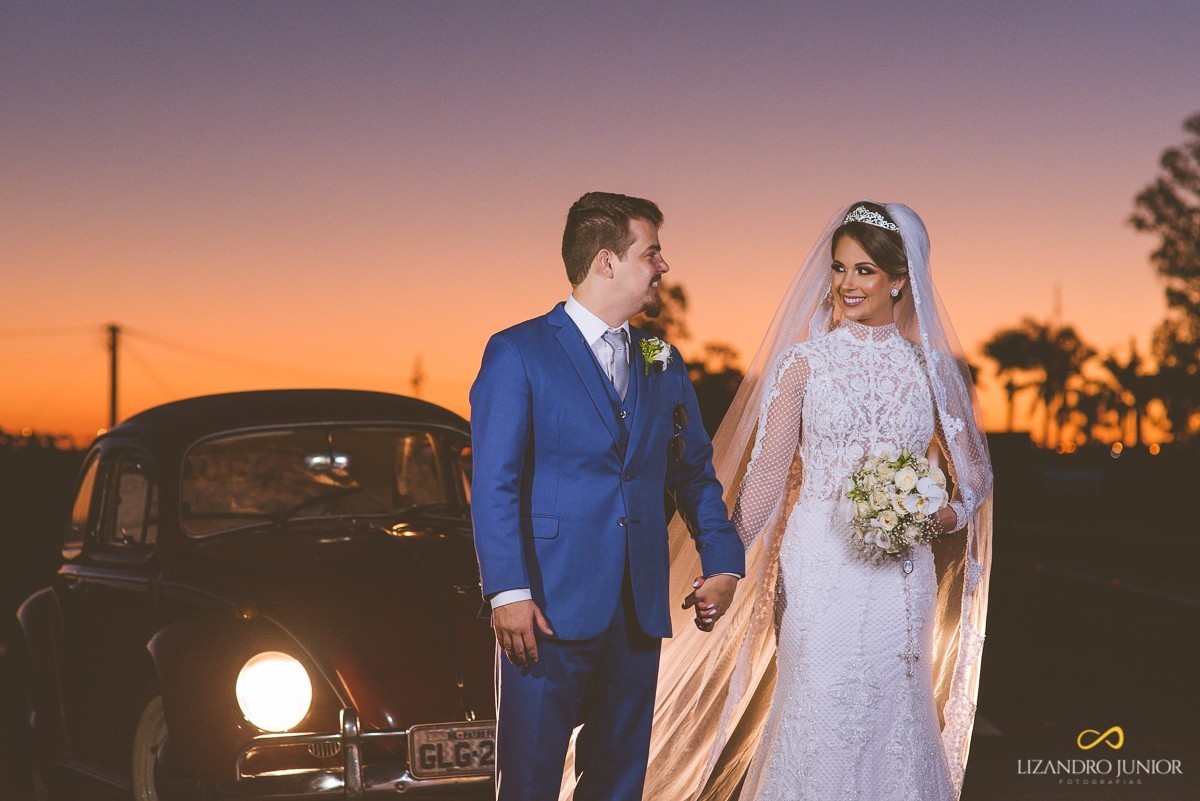 CASAMENTO, ALYNE E VINICIUS, PATOS DE MINAS, FOTOGRAFO DE CASAMENTO, OLD ROCK BARBER, CAPUCHINHOS, FUSCA, CARRO ANTIGO, LIZANDRO JUNIOR