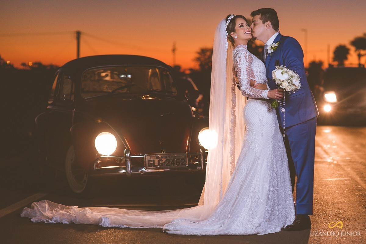 CASAMENTO, ALYNE E VINICIUS, PATOS DE MINAS, FOTOGRAFO DE CASAMENTO, OLD ROCK BARBER, CAPUCHINHOS, FUSCA, CARRO ANTIGO, LIZANDRO JUNIOR