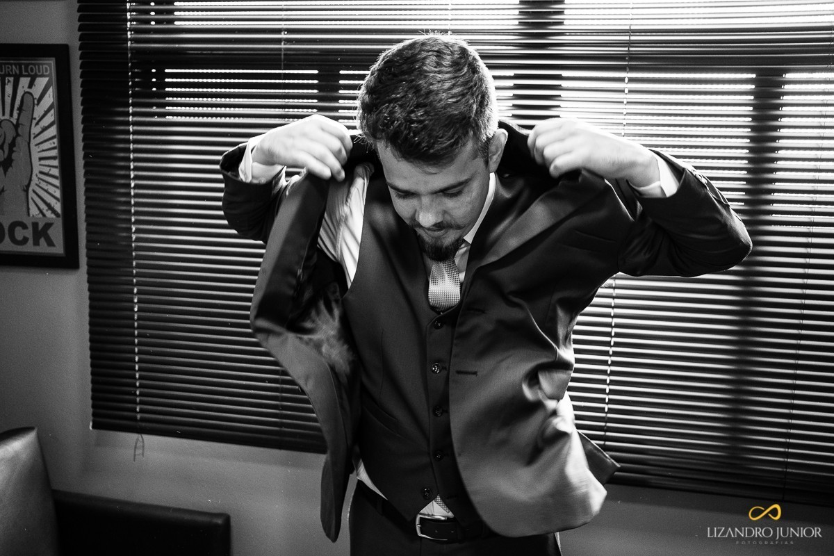 CASAMENTO, ALYNE E VINICIUS, PATOS DE MINAS, FOTOGRAFO DE CASAMENTO, OLD ROCK BARBER, CAPUCHINHOS, FUSCA, CARRO ANTIGO, LIZANDRO JUNIOR