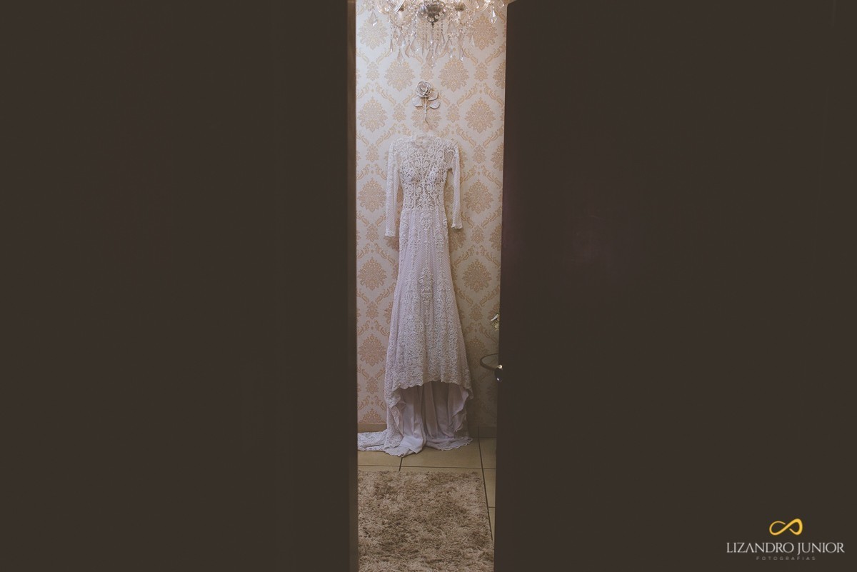 CASAMENTO, ALYNE E VINICIUS, PATOS DE MINAS, FOTOGRAFO DE CASAMENTO, OLD ROCK BARBER, CAPUCHINHOS, FUSCA, CARRO ANTIGO, LIZANDRO JUNIOR