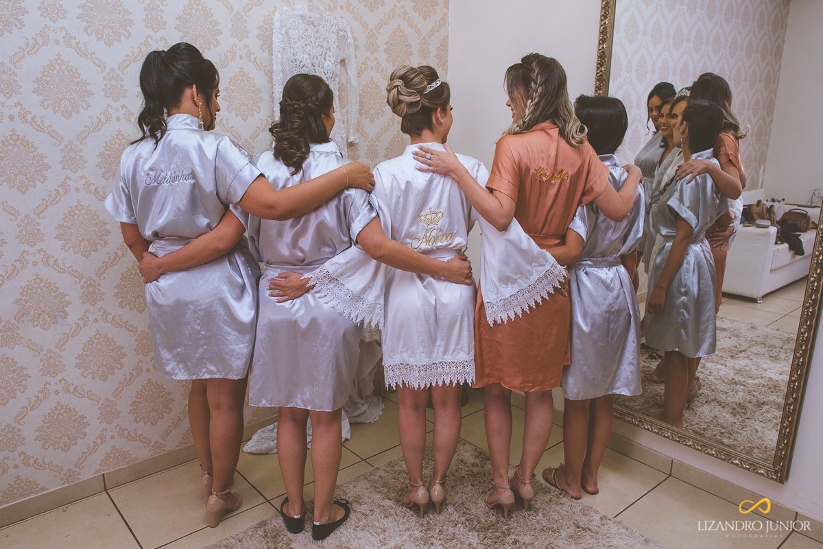 CASAMENTO, ALYNE E VINICIUS, PATOS DE MINAS, FOTOGRAFO DE CASAMENTO, OLD ROCK BARBER, CAPUCHINHOS, FUSCA, CARRO ANTIGO, LIZANDRO JUNIOR