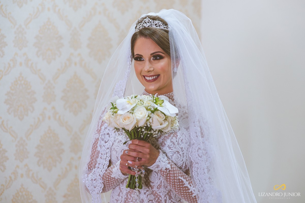 CASAMENTO, ALYNE E VINICIUS, PATOS DE MINAS, FOTOGRAFO DE CASAMENTO, OLD ROCK BARBER, CAPUCHINHOS, FUSCA, CARRO ANTIGO, LIZANDRO JUNIOR