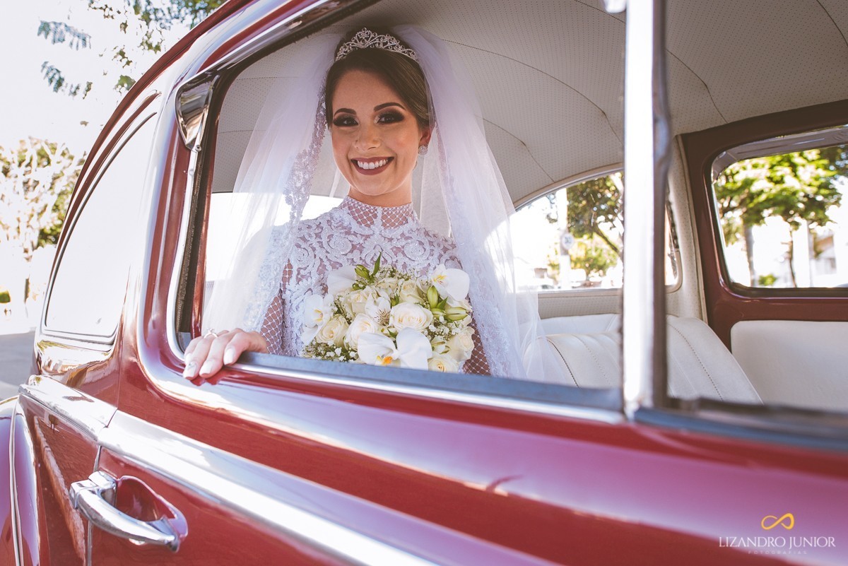 CASAMENTO, ALYNE E VINICIUS, PATOS DE MINAS, FOTOGRAFO DE CASAMENTO, OLD ROCK BARBER, CAPUCHINHOS, FUSCA, CARRO ANTIGO, LIZANDRO JUNIOR