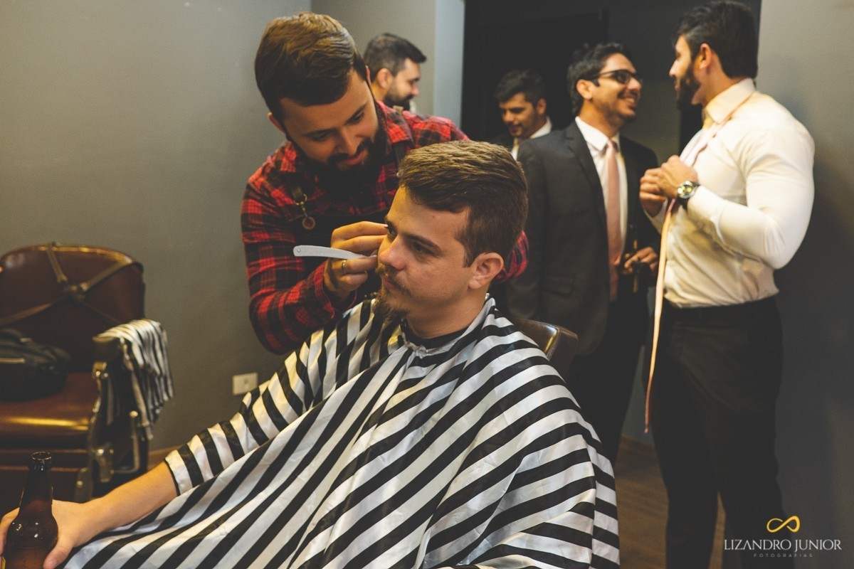 CASAMENTO, ALYNE E VINICIUS, PATOS DE MINAS, FOTOGRAFO DE CASAMENTO, OLD ROCK BARBER, CAPUCHINHOS, FUSCA, CARRO ANTIGO, LIZANDRO JUNIOR
