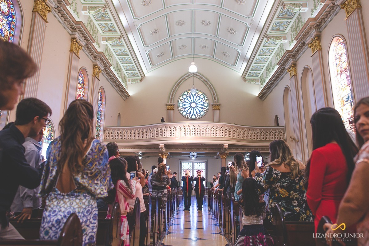 CASAMENTO, ALYNE E VINICIUS, PATOS DE MINAS, FOTOGRAFO DE CASAMENTO, OLD ROCK BARBER, CAPUCHINHOS, FUSCA, CARRO ANTIGO, LIZANDRO JUNIOR
