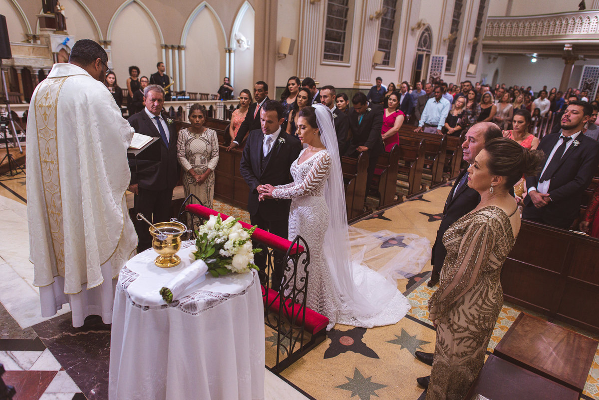 CASAMENTO, DANIEL E MARINEZ, PATOS DE MINAS, LIZANDRO JUNIOR, SALVATORE CABELEIREIROS, IGREJA DOS CAPUCHINHOS, ROSE VIEIRA CERIMONIAL