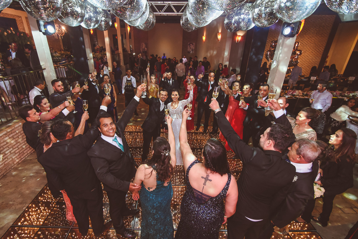 CASAMENTO, DANIEL E MARINEZ, PATOS DE MINAS, LIZANDRO JUNIOR, SALVATORE CABELEIREIROS, IGREJA DOS CAPUCHINHOS, ROSE VIEIRA CERIMONIAL