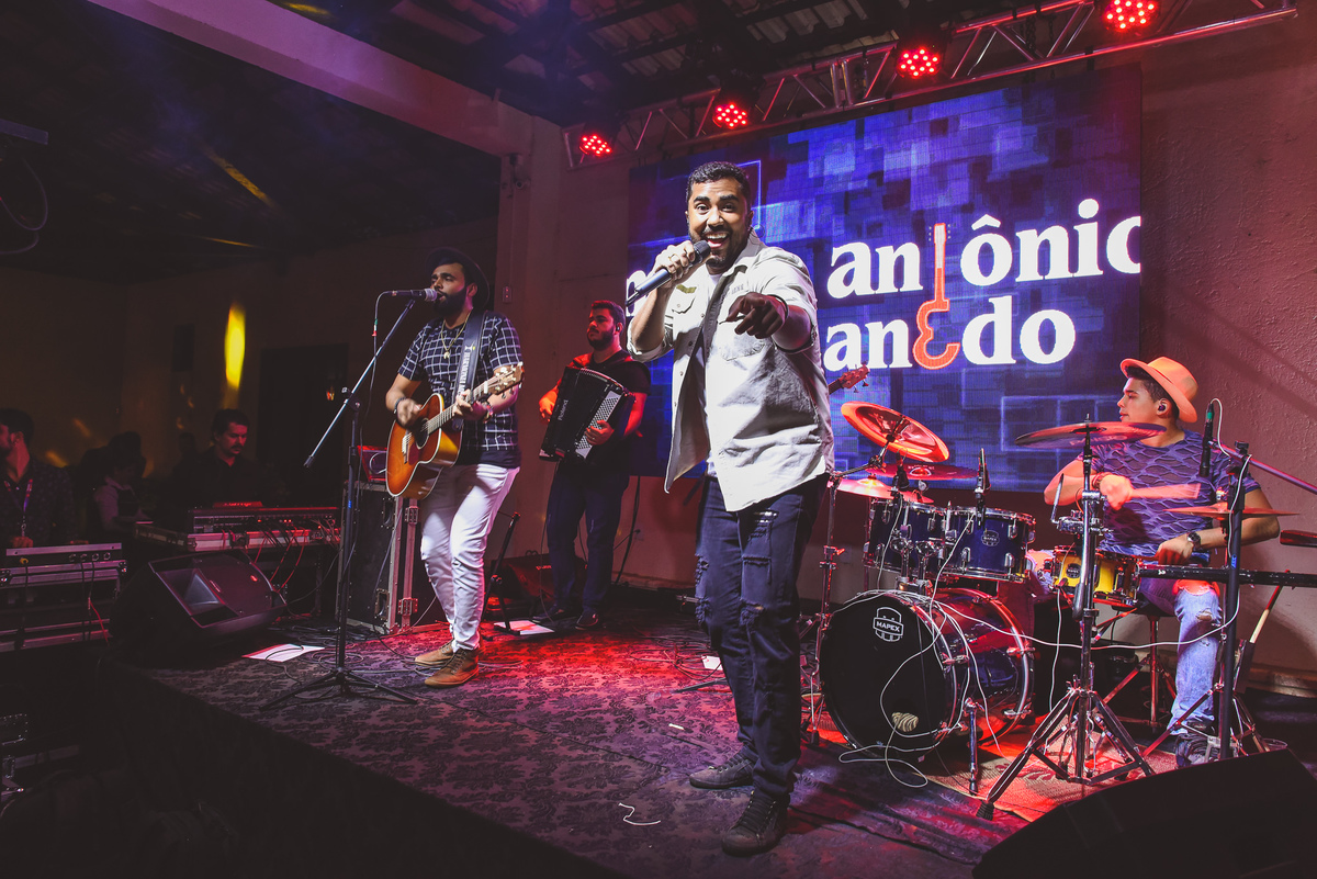 CASAMENTO, DANIEL E MARINEZ, PATOS DE MINAS, LIZANDRO JUNIOR, SALVATORE CABELEIREIROS, IGREJA DOS CAPUCHINHOS, ROSE VIEIRA CERIMONIAL