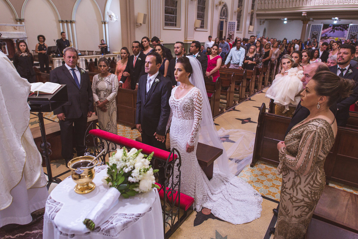 CASAMENTO, DANIEL E MARINEZ, PATOS DE MINAS, LIZANDRO JUNIOR, SALVATORE CABELEIREIROS, IGREJA DOS CAPUCHINHOS, ROSE VIEIRA CERIMONIAL