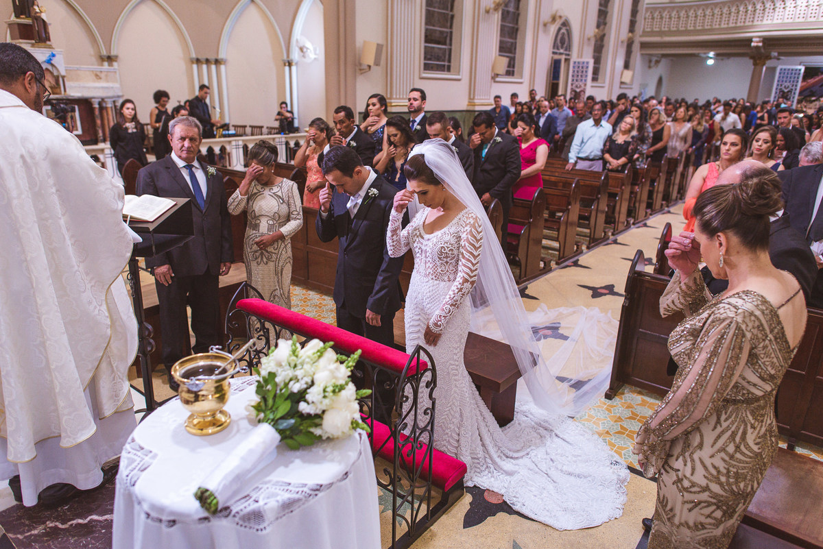CASAMENTO, DANIEL E MARINEZ, PATOS DE MINAS, LIZANDRO JUNIOR, SALVATORE CABELEIREIROS, IGREJA DOS CAPUCHINHOS, ROSE VIEIRA CERIMONIAL