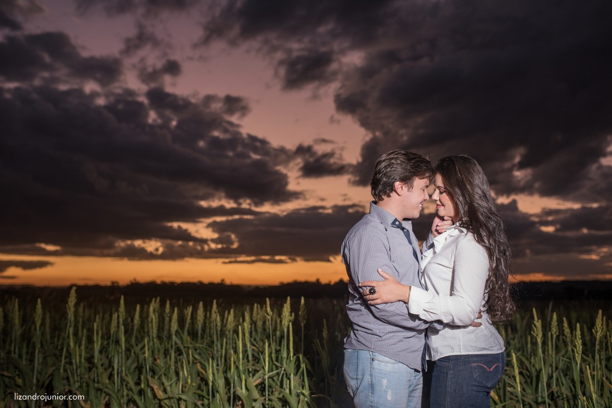 ensaio namorando campo
