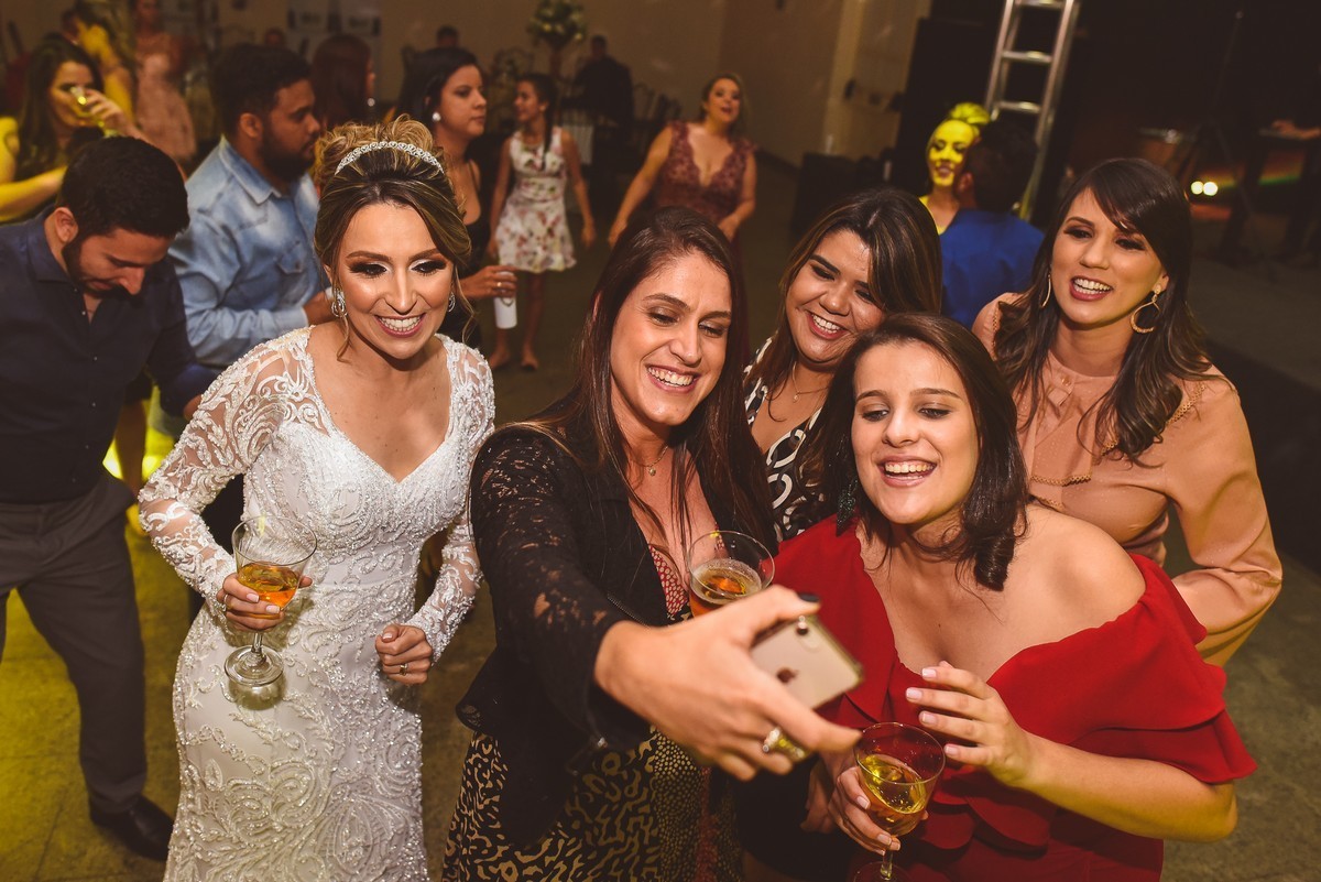 CASAMENTO, CRISTIANO E KERLY, PATOS DE MINAS, CASAMENTO EM PATOS, LIZANDRO JUNIOR, FOTOGRAFO DE CASAMENTO PATOS, LUA MATOS, BARBARA GUIMARÃES, NICE TEIXEIRA, CAPUCHINHOS