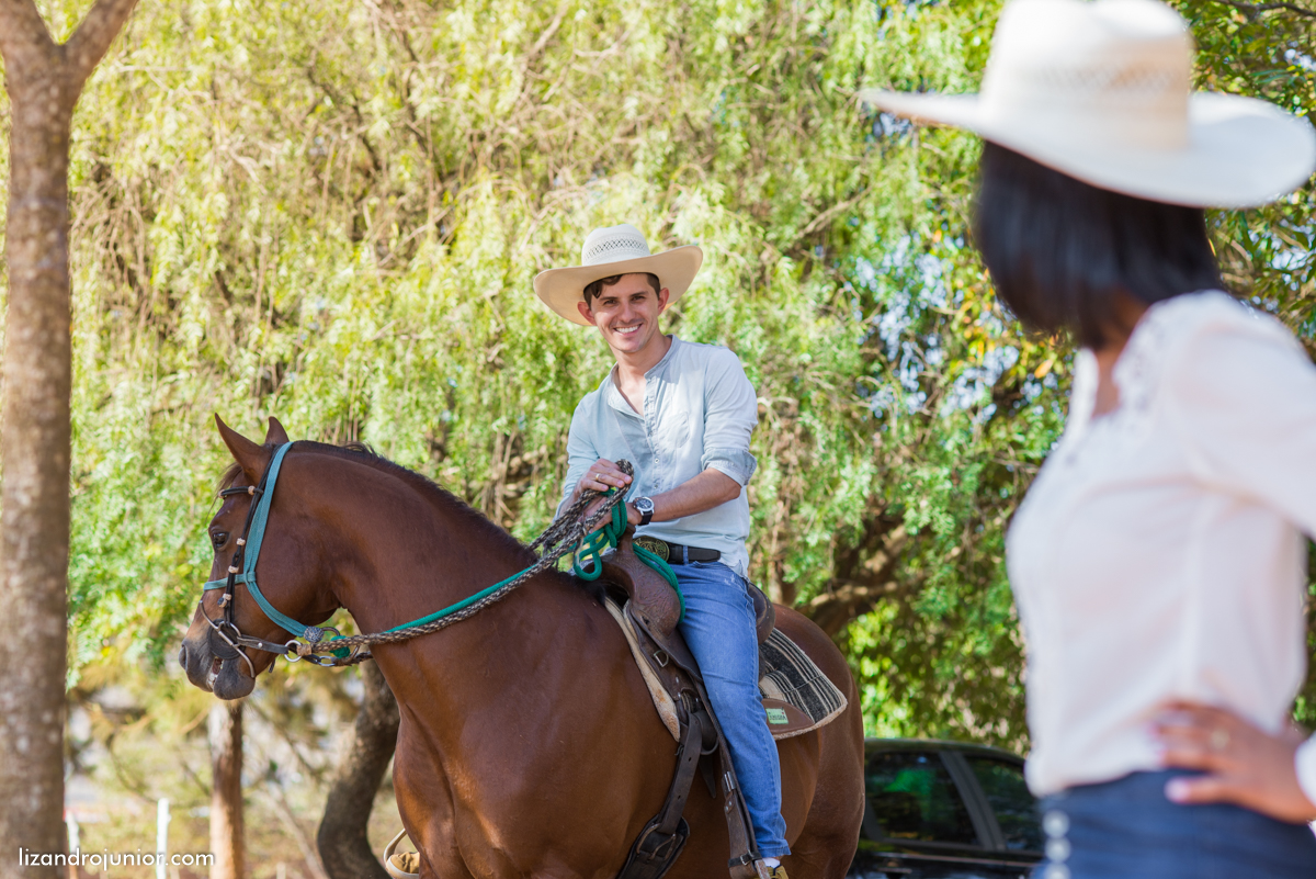 ensaio namorando romantico fazenda cavalo