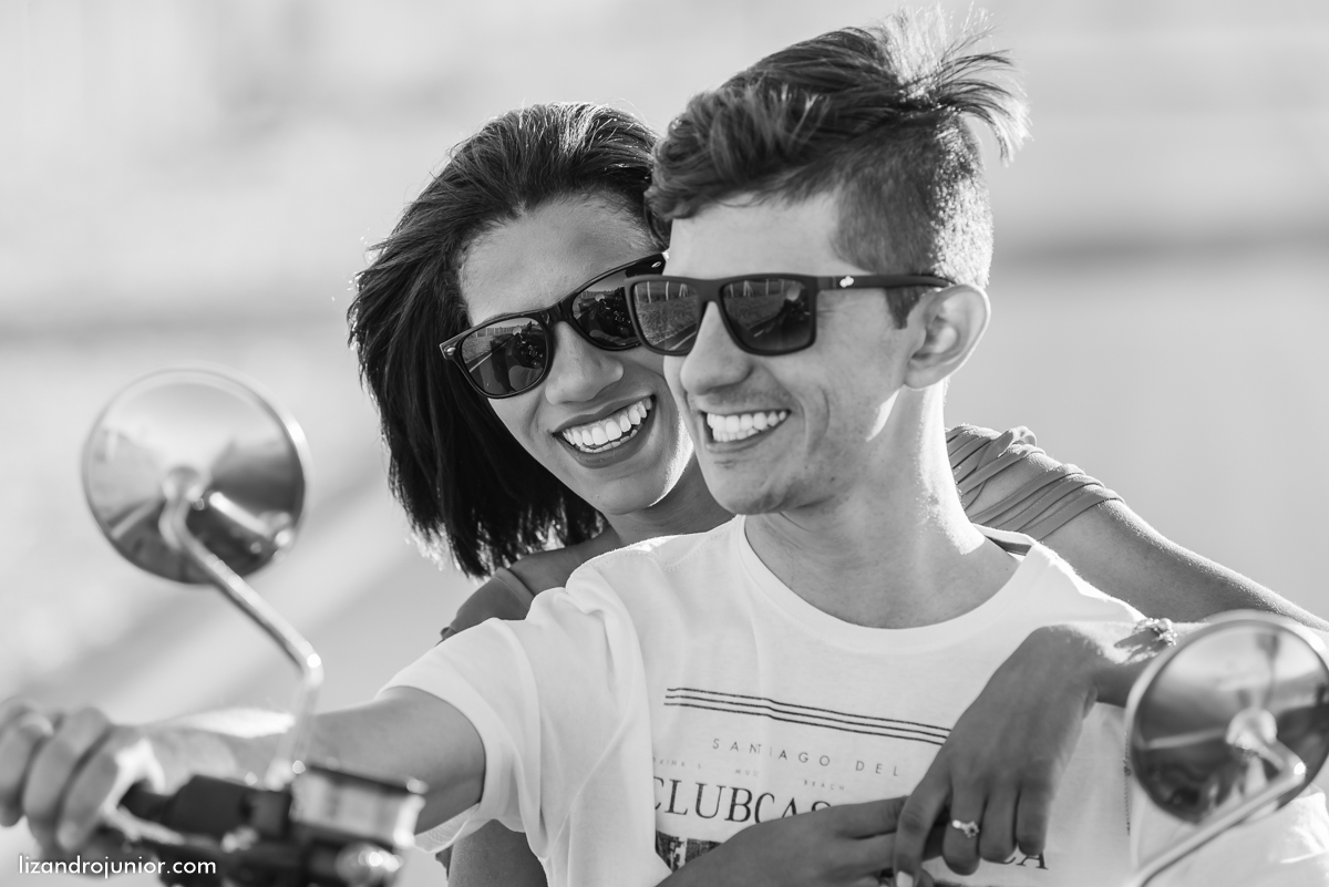 ensaio romantico namorando moto motocicleta divertido