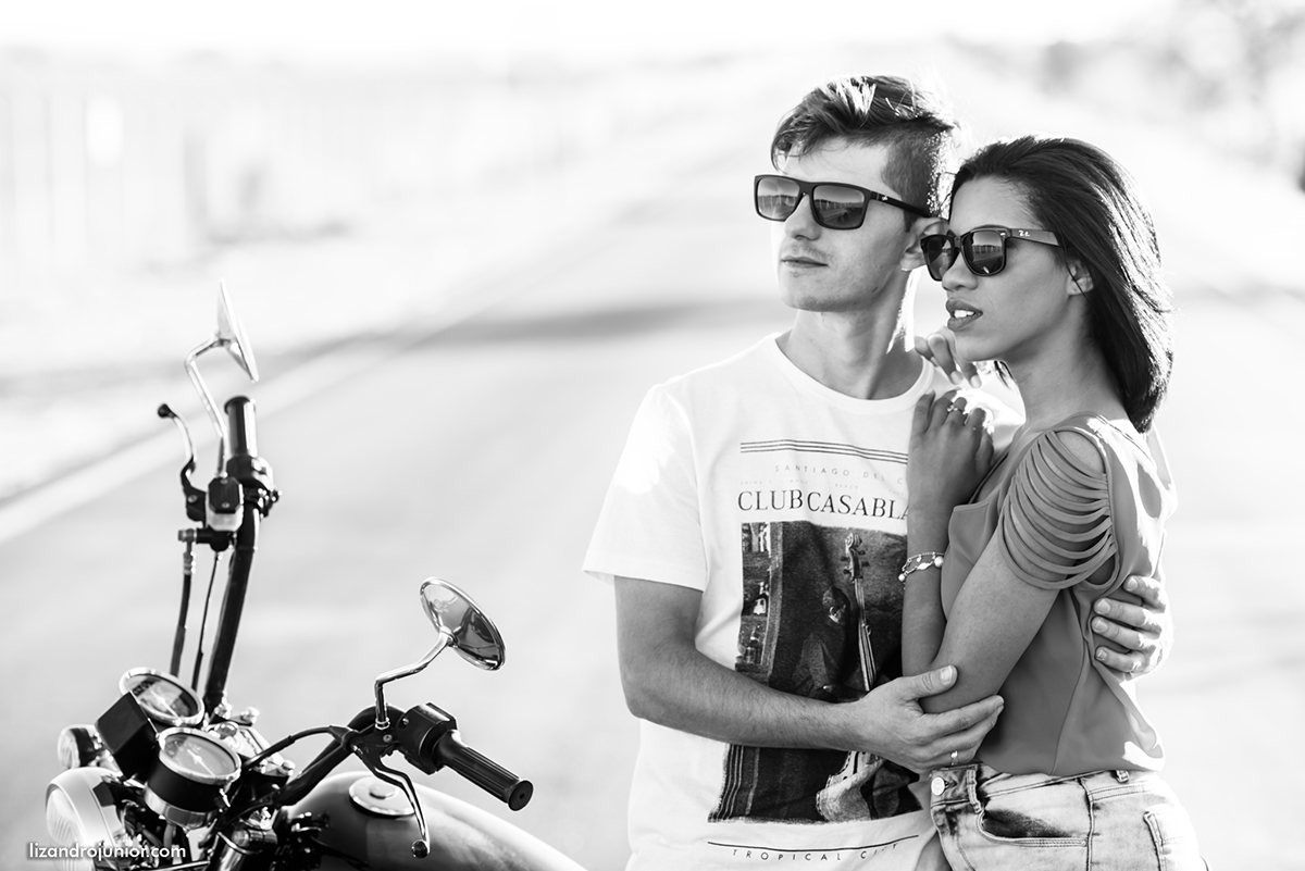 ensaio romantico namorando moto motocicleta divertido