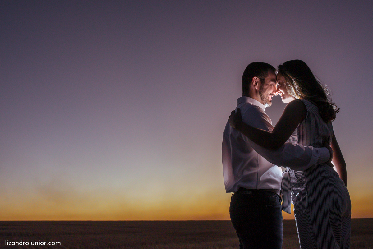 fotógrafo de casamento patos de minas, ensaio namorando por do sol, patos de minas, por do sol namorando, ensaio romântico patos de minas
