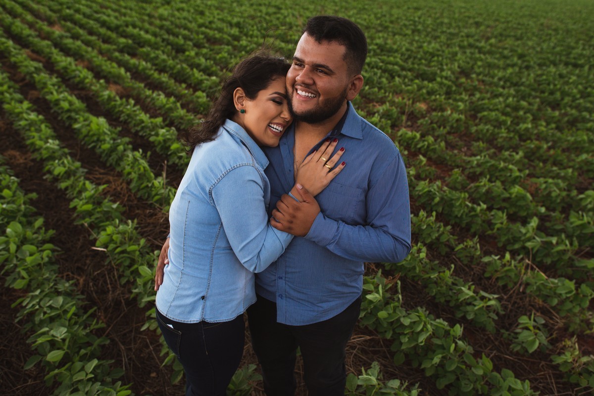 ENSAIO NAMORANDO, PAULA E HENRIQUE, PATOS DE MINAS, LAGOA FORMOSA, USINA, LIZANDRO JUNIOR, FOTOGRAFIA DE CASAMENTO
