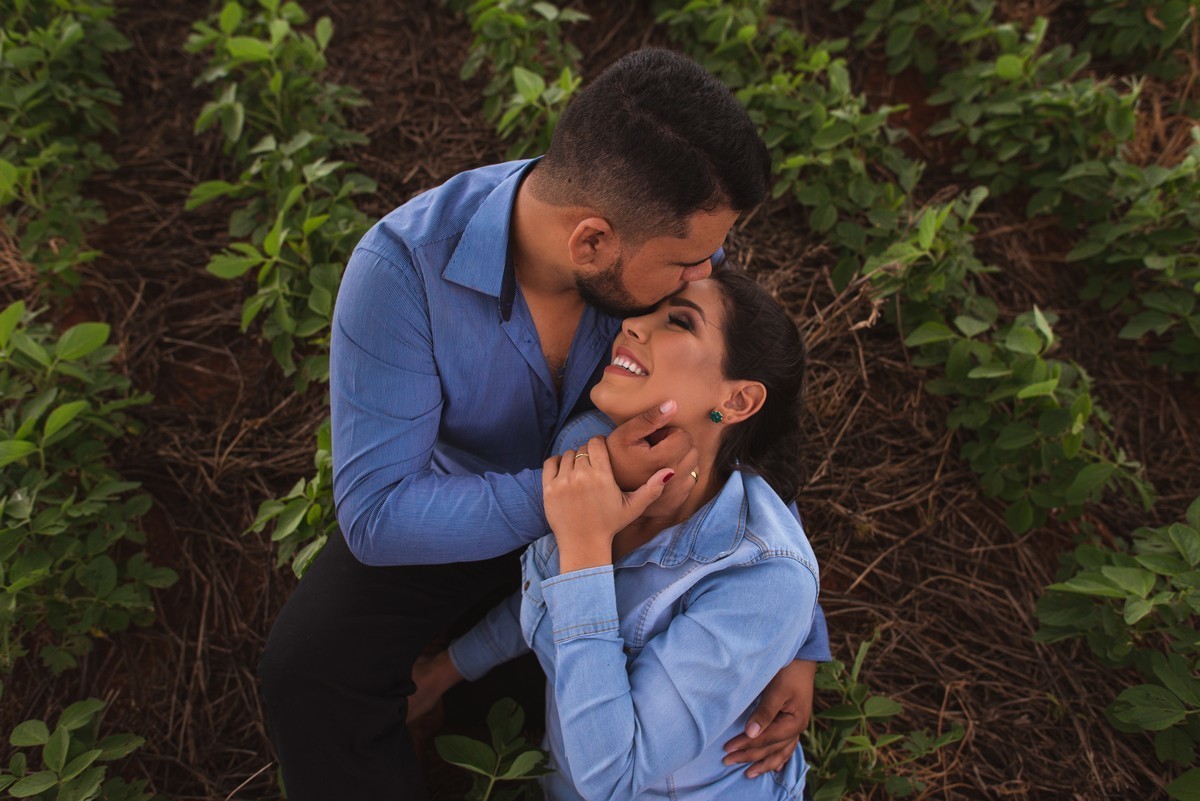 ENSAIO NAMORANDO, PAULA E HENRIQUE, PATOS DE MINAS, LAGOA FORMOSA, USINA, LIZANDRO JUNIOR, FOTOGRAFIA DE CASAMENTO