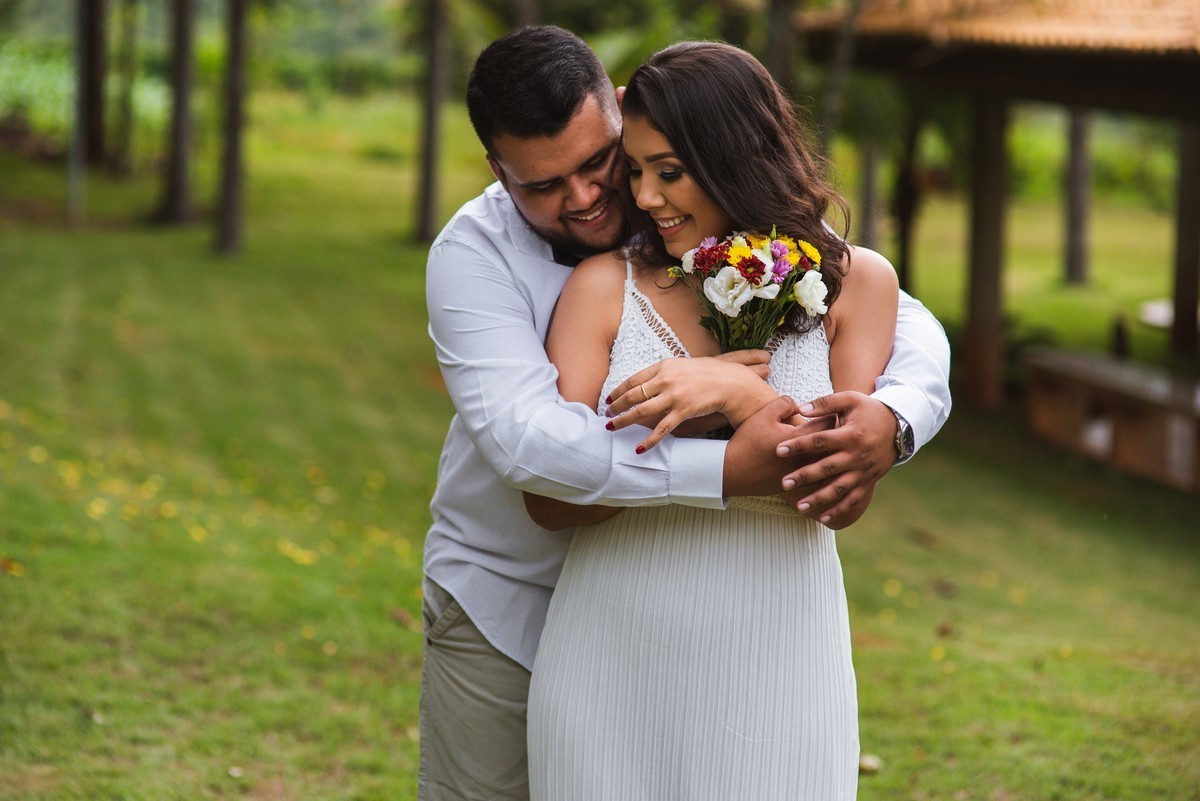 ENSAIO NAMORANDO, PAULA E HENRIQUE, PATOS DE MINAS, LAGOA FORMOSA, USINA, LIZANDRO JUNIOR, FOTOGRAFIA DE CASAMENTO