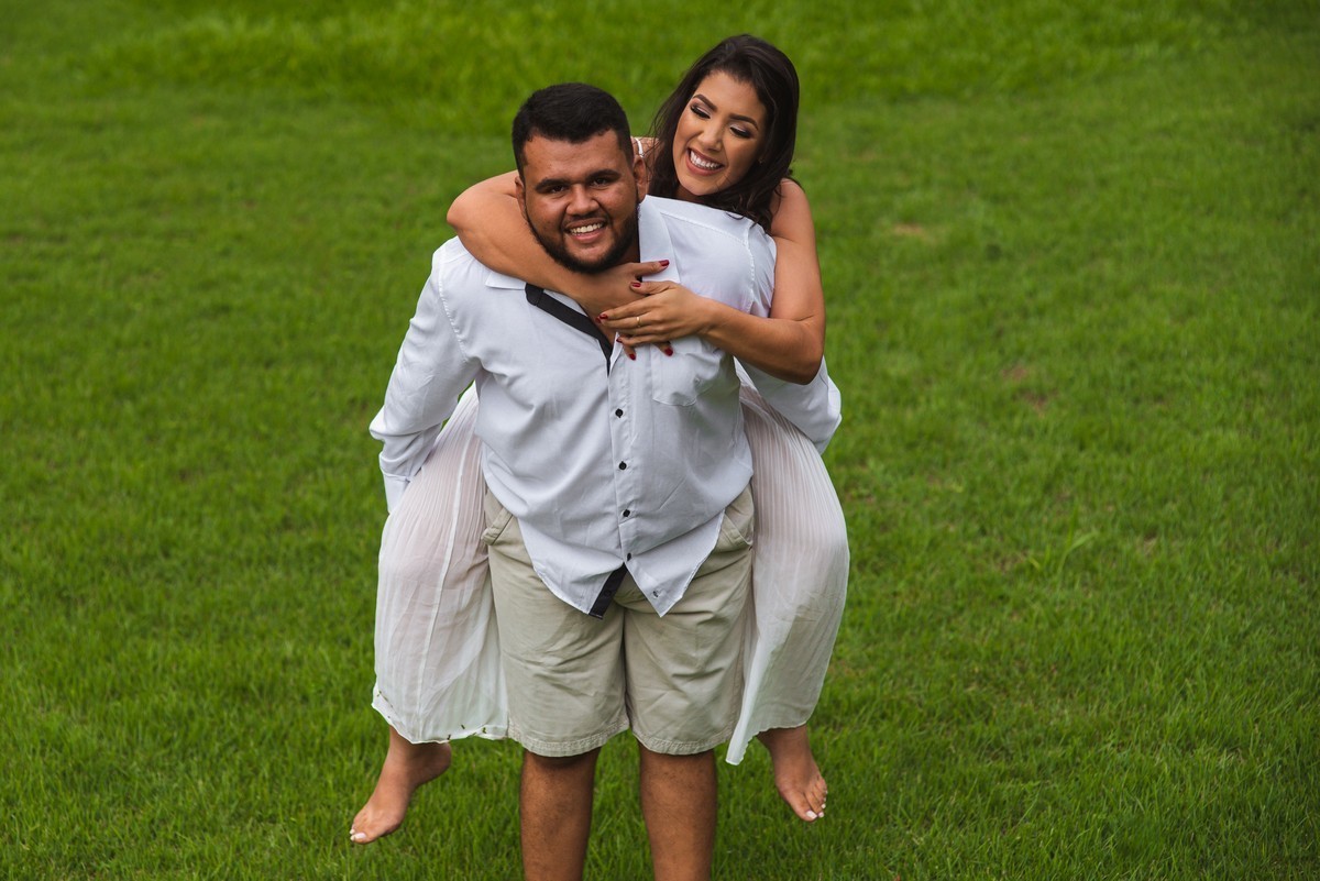 ENSAIO NAMORANDO, PAULA E HENRIQUE, PATOS DE MINAS, LAGOA FORMOSA, USINA, LIZANDRO JUNIOR, FOTOGRAFIA DE CASAMENTO