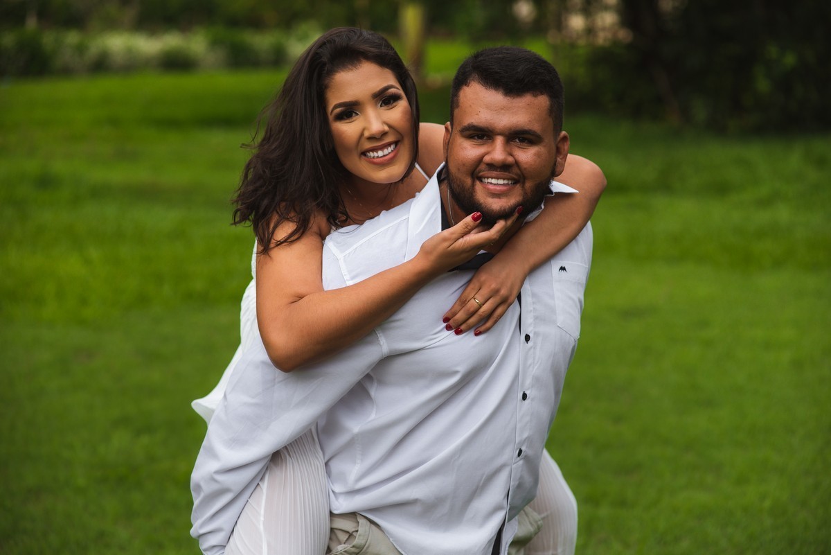 ENSAIO NAMORANDO, PAULA E HENRIQUE, PATOS DE MINAS, LAGOA FORMOSA, USINA, LIZANDRO JUNIOR, FOTOGRAFIA DE CASAMENTO
