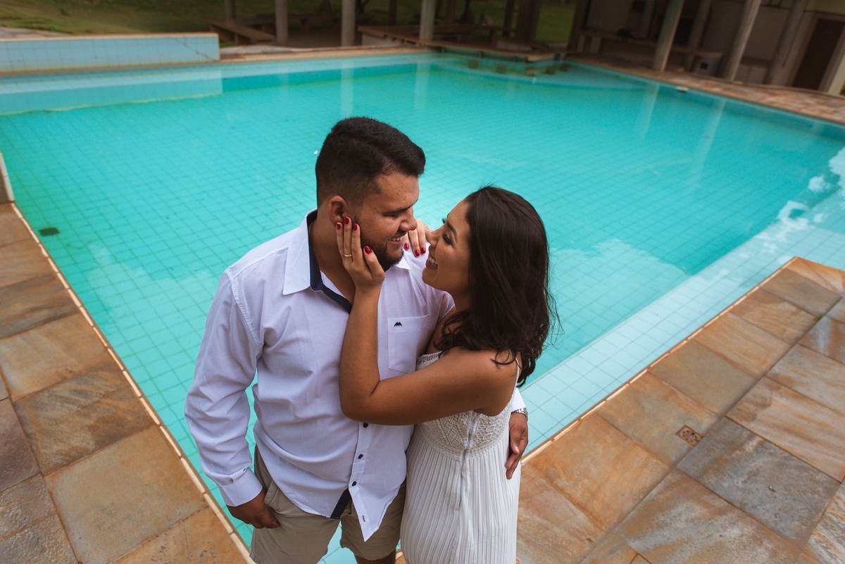 ENSAIO NAMORANDO, PAULA E HENRIQUE, PATOS DE MINAS, LAGOA FORMOSA, USINA, LIZANDRO JUNIOR, FOTOGRAFIA DE CASAMENTO