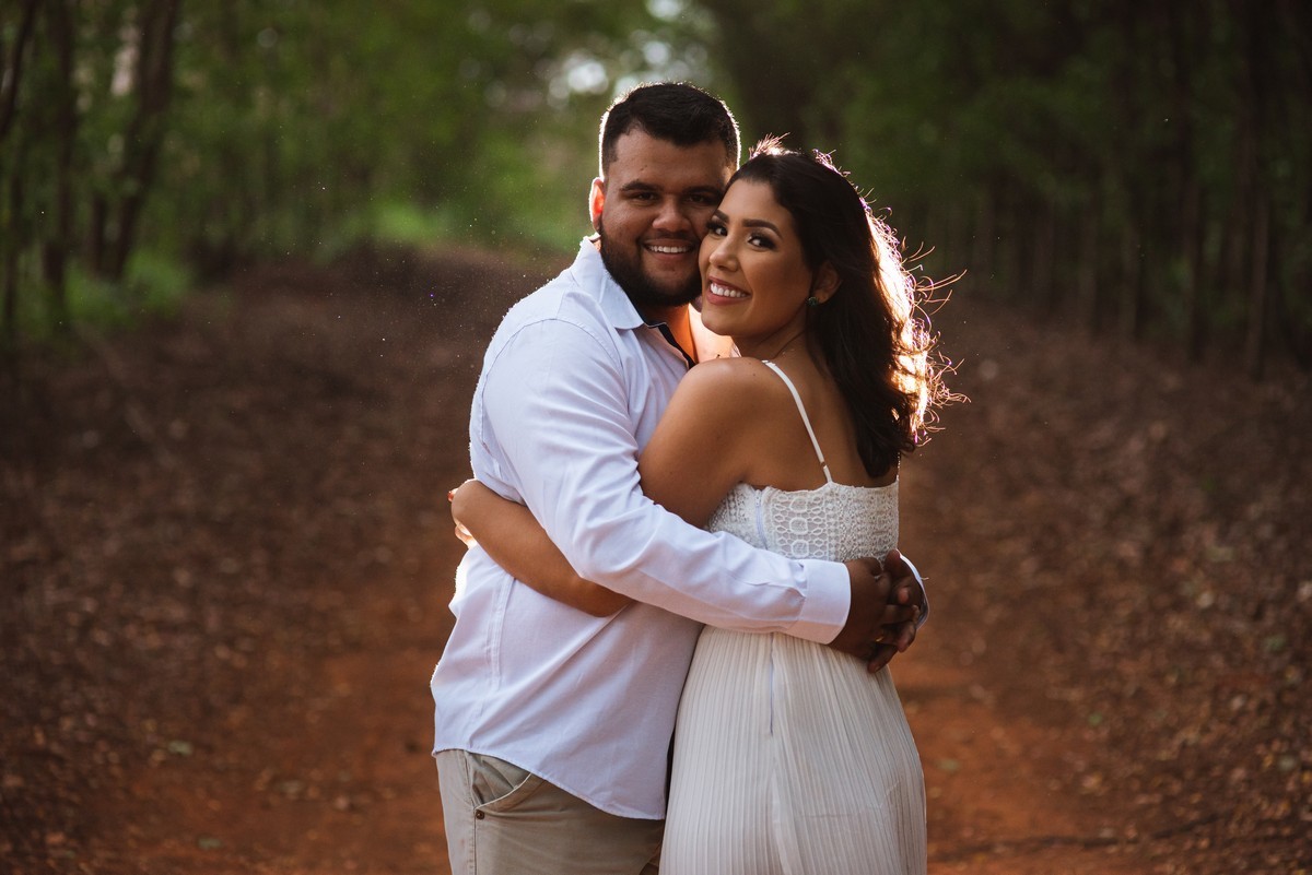 ENSAIO NAMORANDO, PAULA E HENRIQUE, PATOS DE MINAS, LAGOA FORMOSA, USINA, LIZANDRO JUNIOR, FOTOGRAFIA DE CASAMENTO
