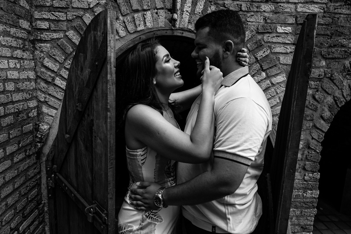 ENSAIO NAMORANDO, PAULA E HENRIQUE, PATOS DE MINAS, LAGOA FORMOSA, USINA, LIZANDRO JUNIOR, FOTOGRAFIA DE CASAMENTO