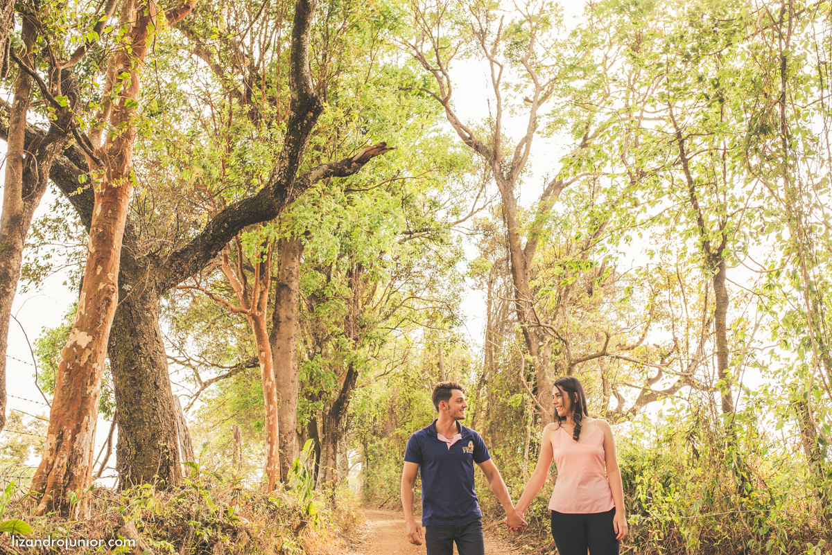 ensaio namorando ao ar livre, ensaio romantico, são gotardo mg fotografo em sao gotardo