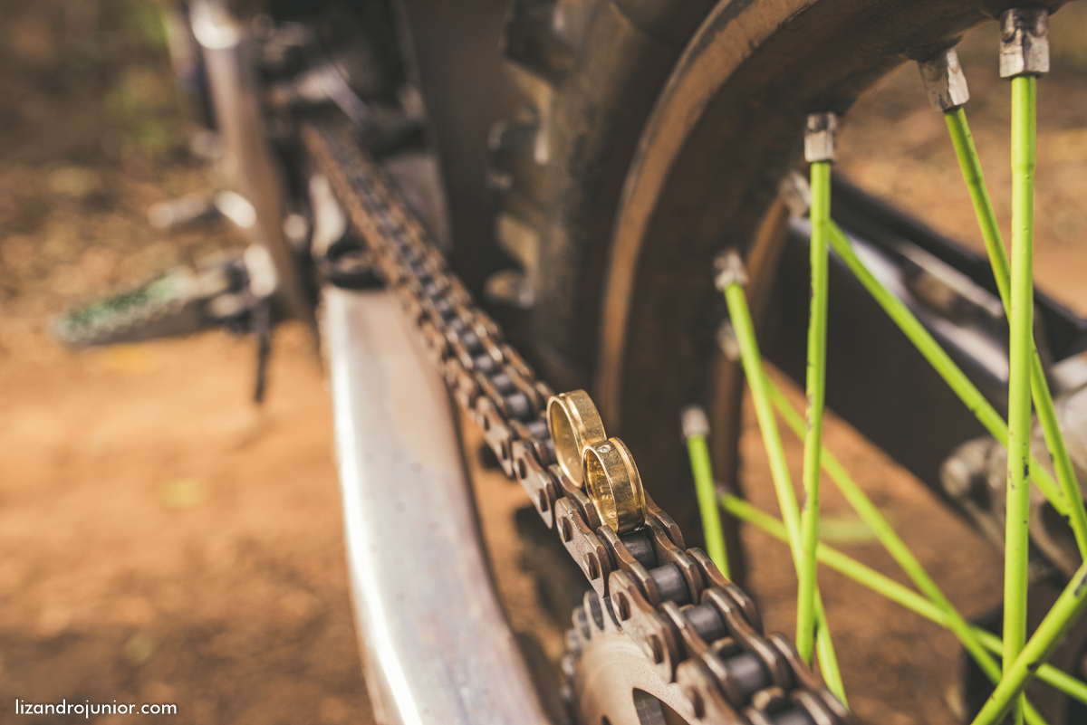 ensaio namorando ao ar livre, ensaio romantico, são gotardo mg fotografo em sao gotardo, ensaio namorando motocross