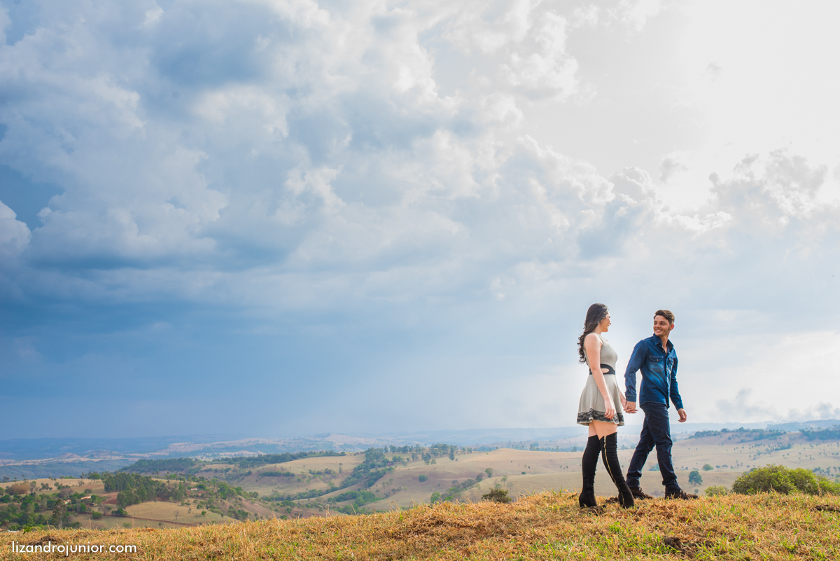 ensaio namorando ao ar livre, ensaio romantico, são gotardo mg fotografo em sao gotardo, ensaio namorando motocross