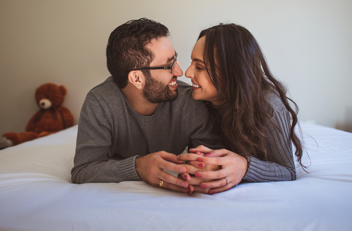 vensaio romantico ao por do sol, ensaio, girassol, rio paranaiba