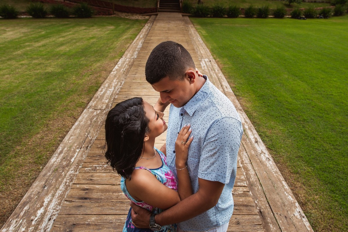 ensaio namorando ao ar livre, ensaio, ensaio namorando, ensaio casal, pre casamento, pre wedding, ensaio serra do salitre, lizandro junior, fotografo de casamento