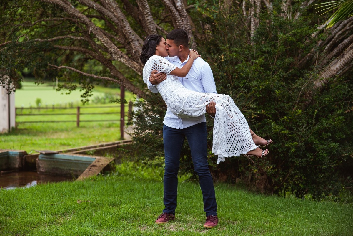 ensaio namorando ao ar livre, ensaio, ensaio namorando, ensaio casal, pre casamento, pre wedding, ensaio serra do salitre, lizandro junior, fotografo de casamento