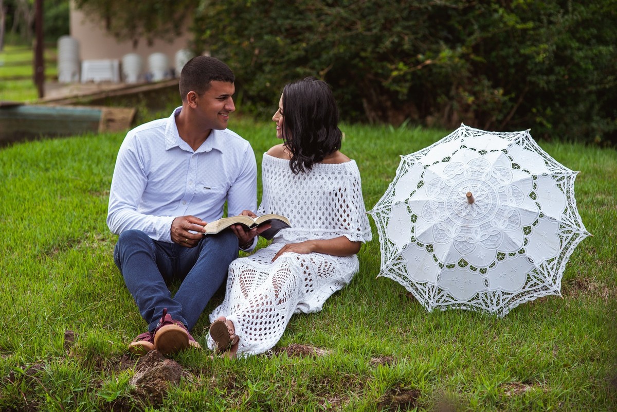 ensaio namorando ao ar livre, ensaio, ensaio namorando, ensaio casal, pre casamento, pre wedding, ensaio serra do salitre, lizandro junior, fotografo de casamento