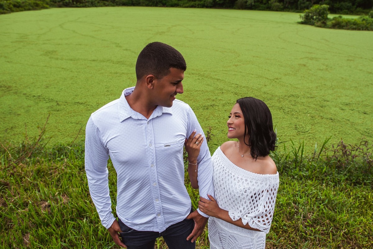 ensaio namorando ao ar livre, ensaio, ensaio namorando, ensaio casal, pre casamento, pre wedding, ensaio serra do salitre, lizandro junior, fotografo de casamento