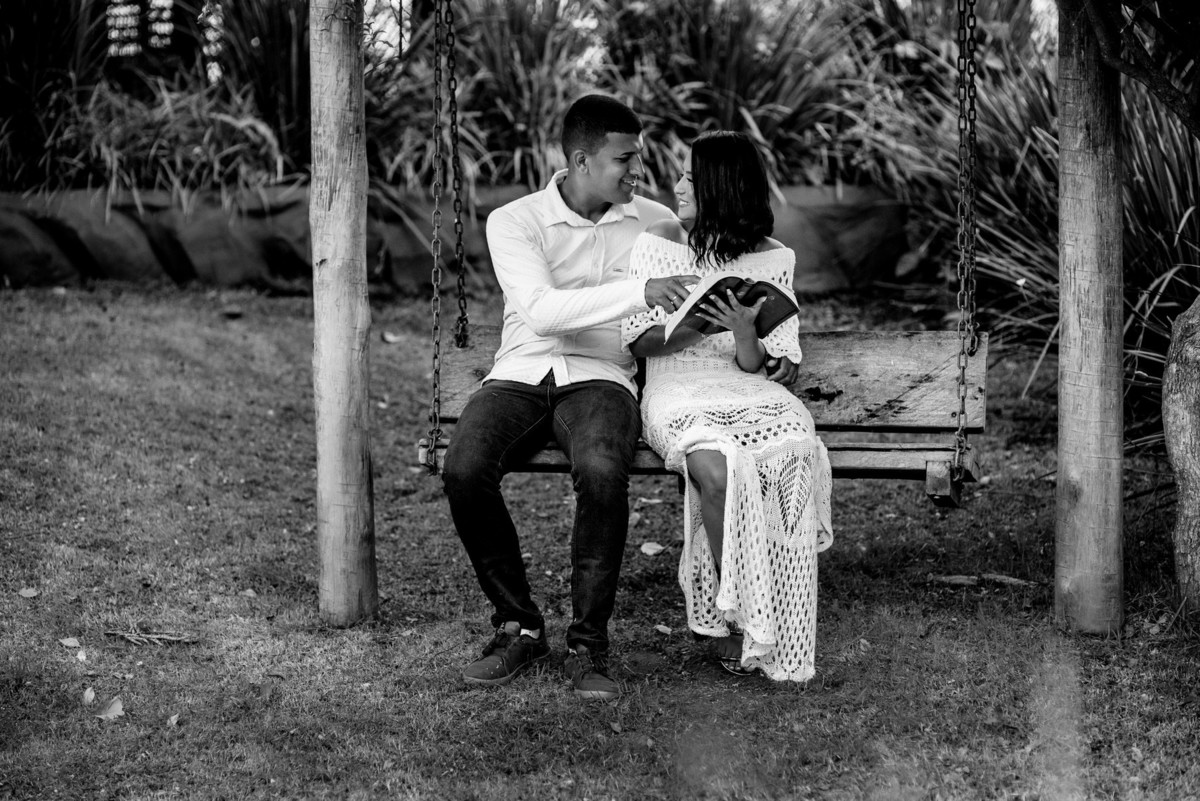 ensaio namorando ao ar livre, ensaio, ensaio namorando, ensaio casal, pre casamento, pre wedding, ensaio serra do salitre, lizandro junior, fotografo de casamento