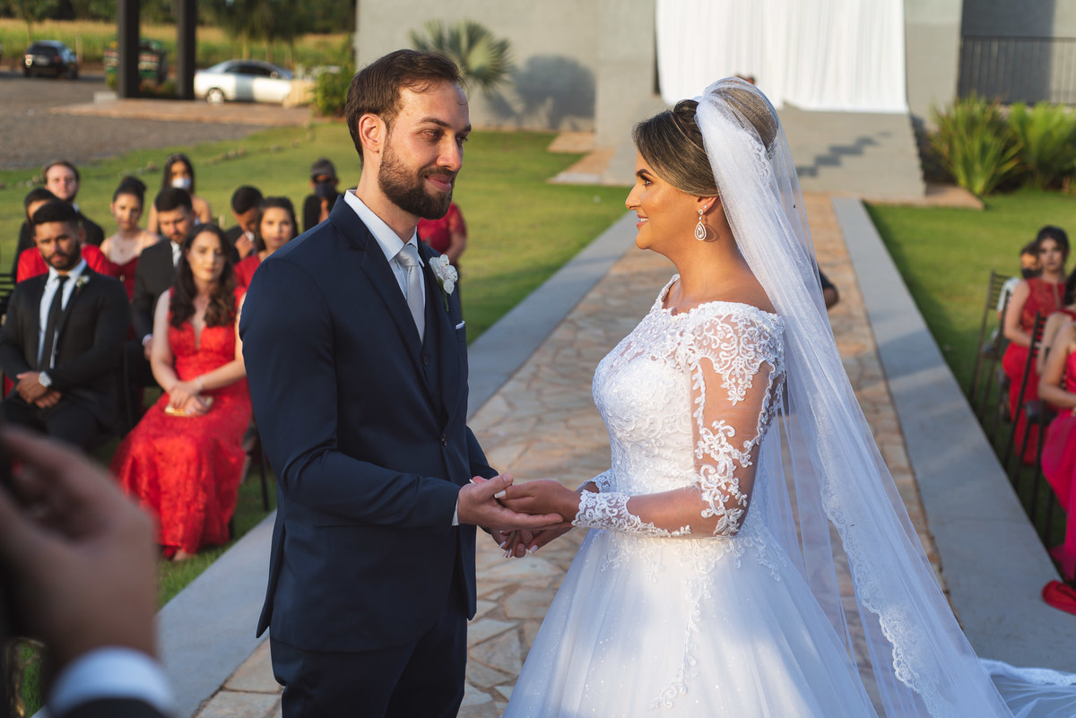 casamento, renata e diego, patos de minas, lizandro junior, samuel veloso, casamento ao ar livre, espaço casa flor, miqueias celebrante, neo old car, enlace maison, alkha ternos