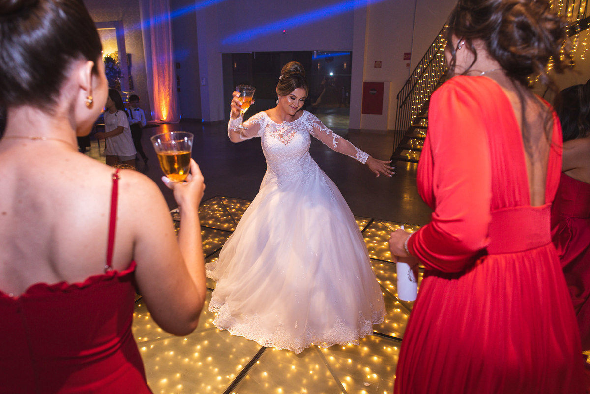 casamento, renata e diego, patos de minas, lizandro junior, samuel veloso, casamento ao ar livre, espaço casa flor, miqueias celebrante, neo old car, enlace maison, alkha ternos
