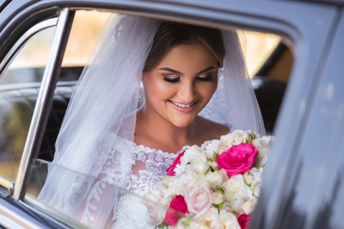 casamento, renata e diego, patos de minas, lizandro junior, samuel veloso, casamento ao ar livre, espaço casa flor, miqueias celebrante, neo old car, enlace maison, alkha ternos