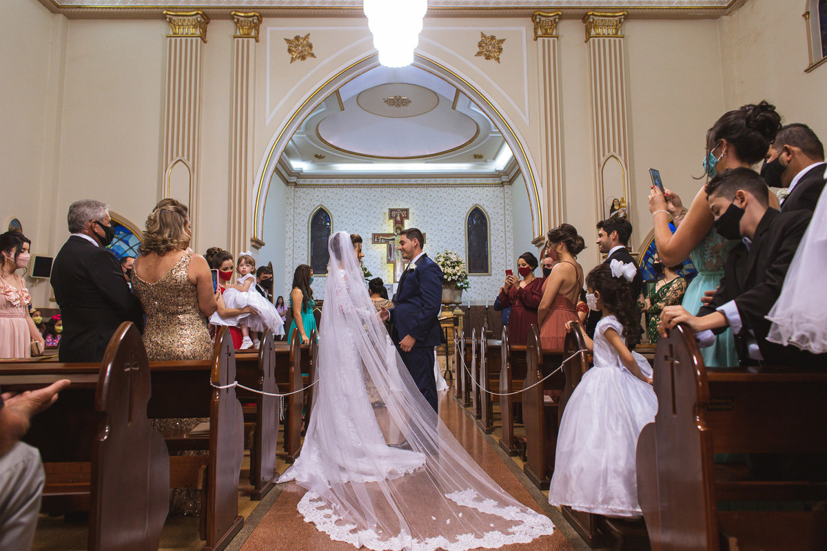 adereços de noiva, casamento carmo do paranaíba, lizandro junior, salão nila boaventura, nathália e emerson, enlace maison carmo