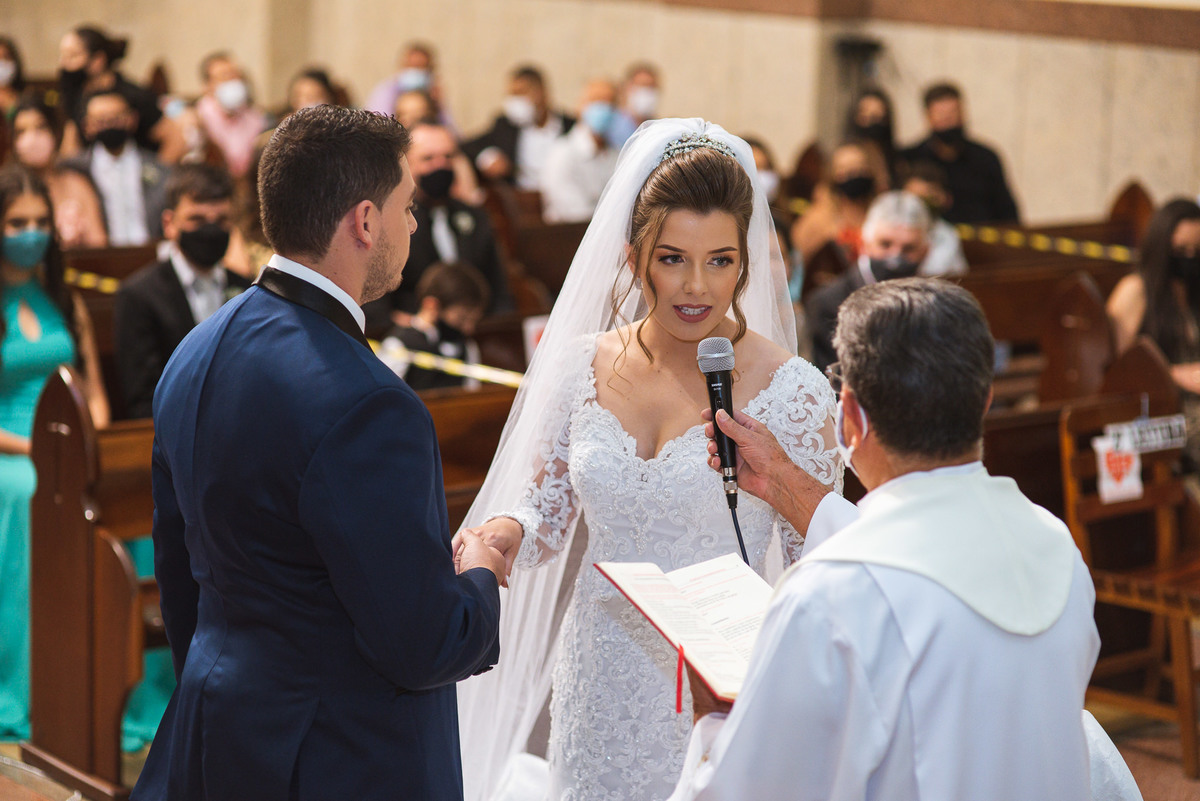 adereços de noiva, casamento carmo do paranaíba, lizandro junior, salão nila boaventura, nathália e emerson, enlace maison carmo