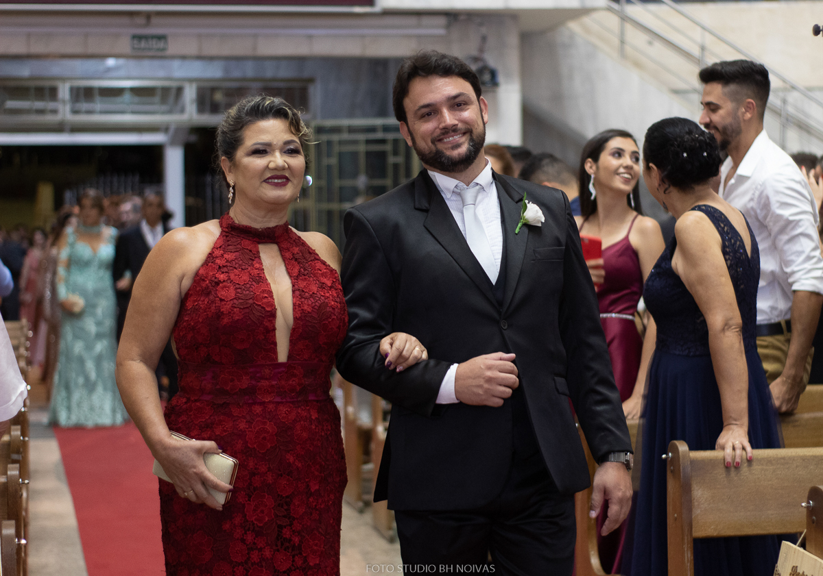 mãe do noivo e o noivo