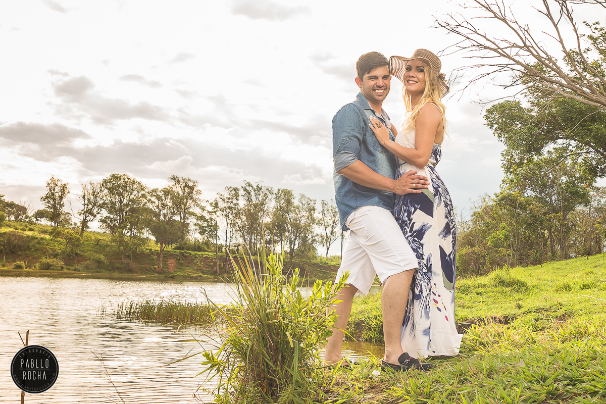 noivos no lago