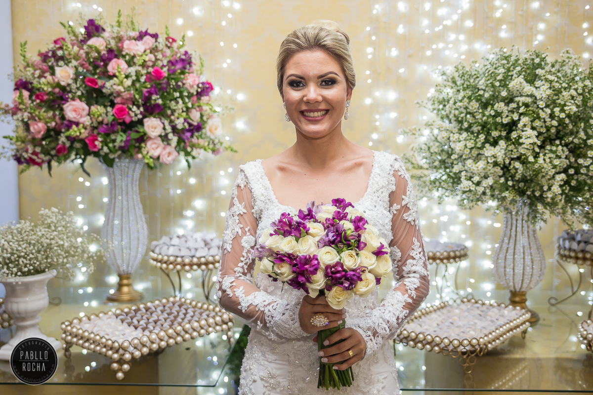 noiva posando para fotos