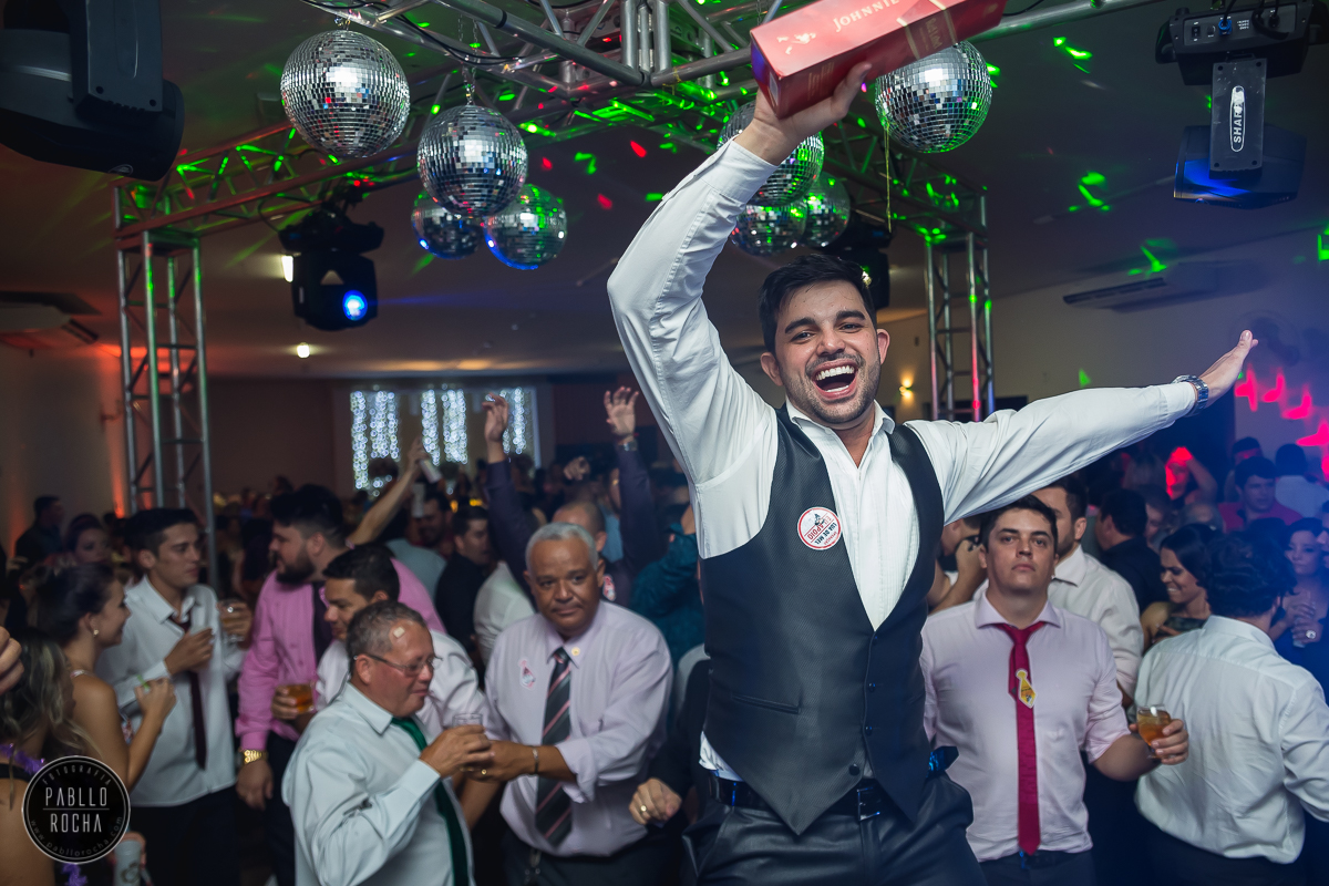 noivo jogando whisck